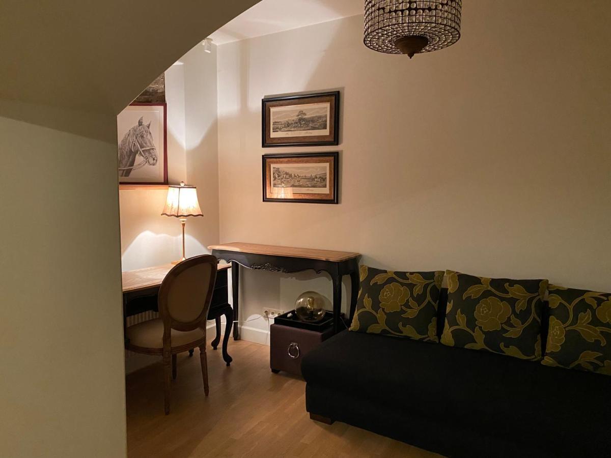 Exclusive Gaono Apartment In The Heart Of Old Town Βίλνιους Εξωτερικό φωτογραφία